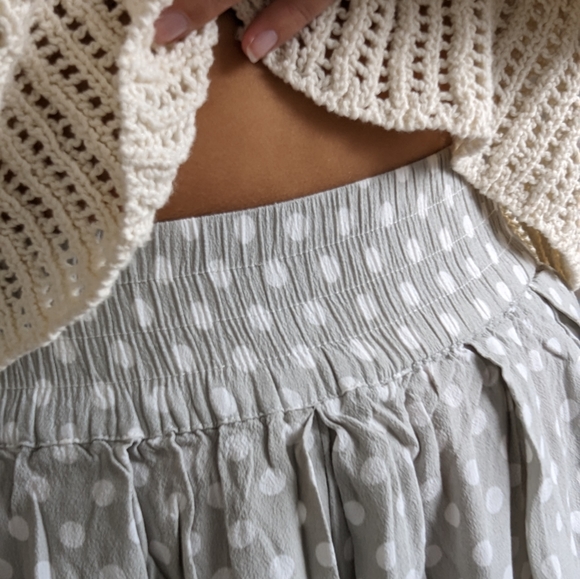 Polka dot flowy shorts - Picture 2 of 3